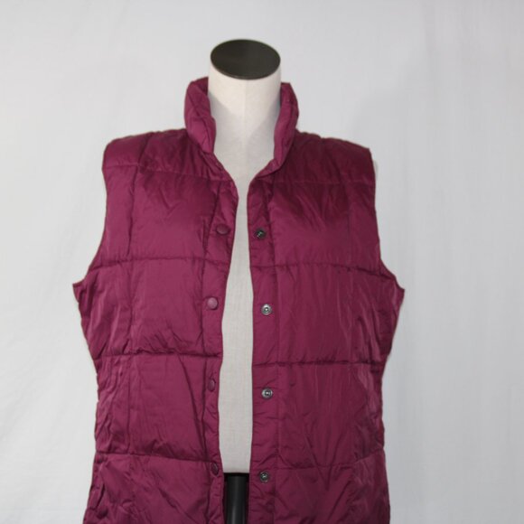 Lands' End Women's Down Filled Puffer Vest Size Med. Quilted Full Zip Purple EUC - Picture 3 of 8